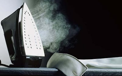 Une Double Méthode pour Nettoyer et Détartrer Votre Fer à Repasser