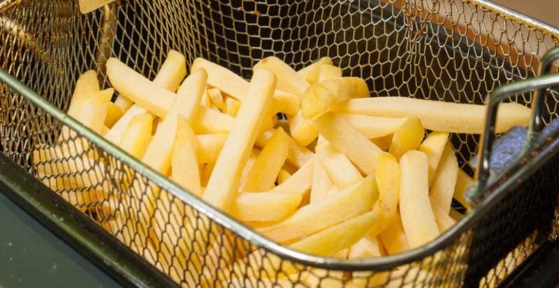 Un Guide Unique Pour Nettoyer votre Friteuse : Rapide et Efficace
