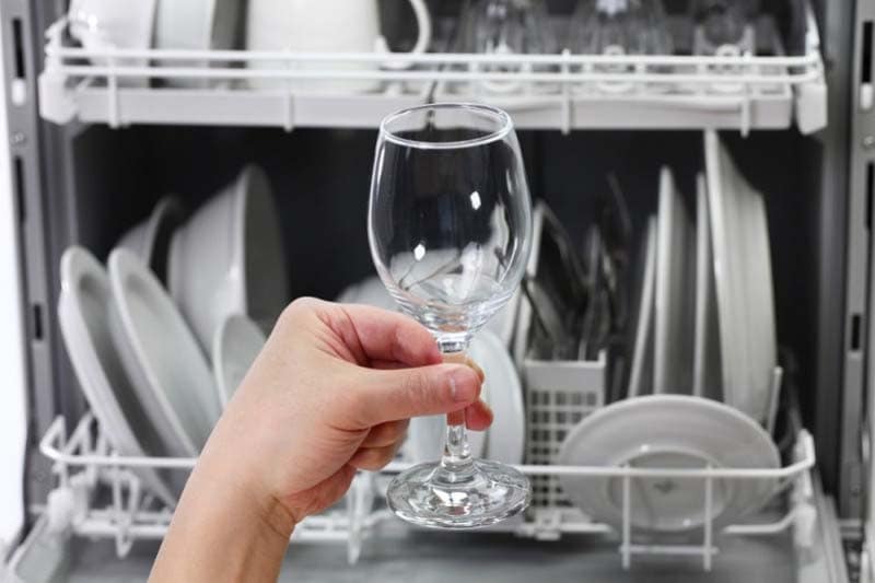 Comment Bien Nettoyer Vos Verres En Cristal : Simple Et Efficace
